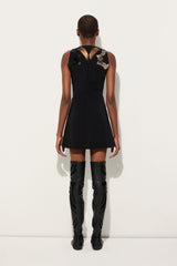 Sleeveless Dress with Collane Embroidery
WOMAN Pucci