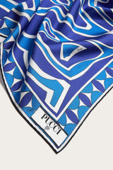 Labirinto Print Silk Scarf
WOMAN Pucci