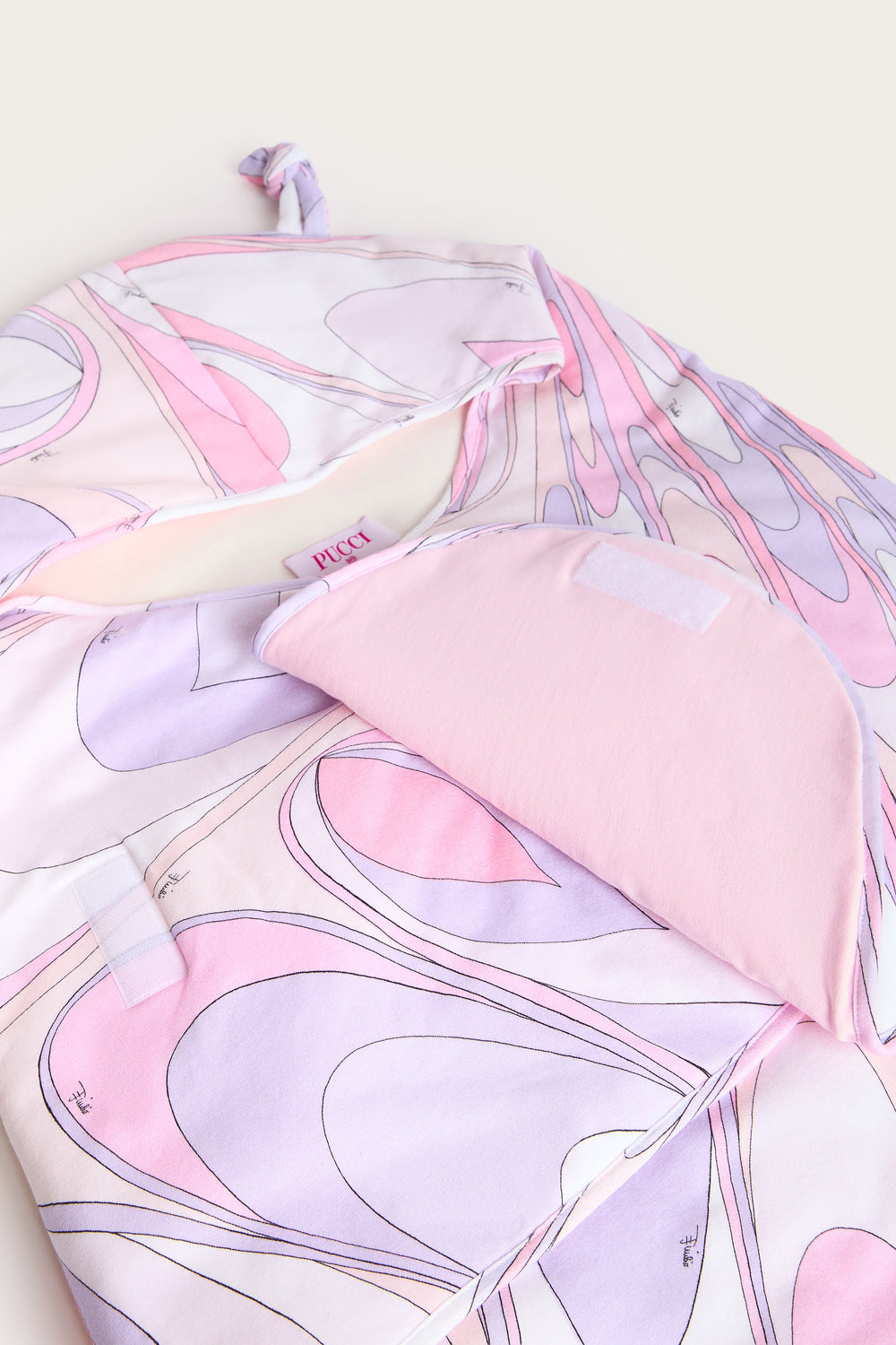 Onde Print Baby Nest
  Pucci