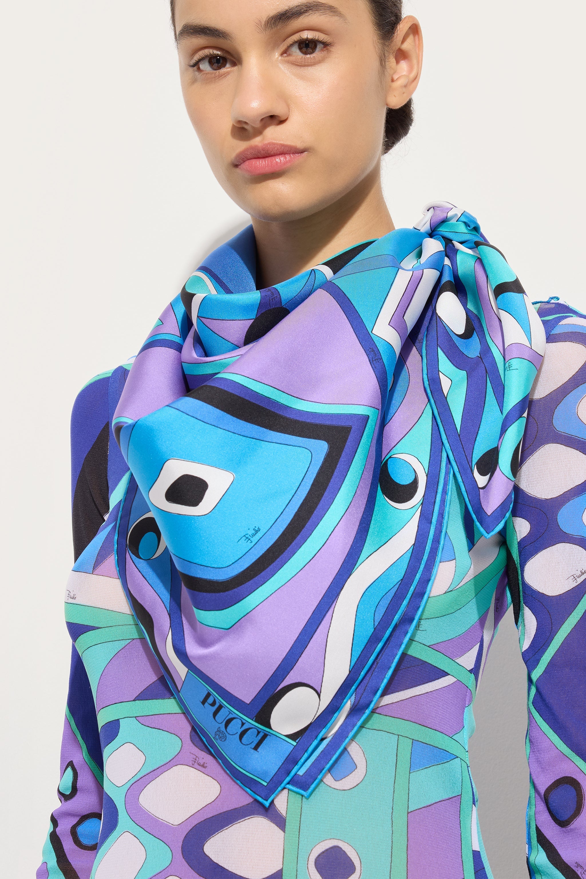 Bongo Print Silk Carre
 WOMAN Pucci