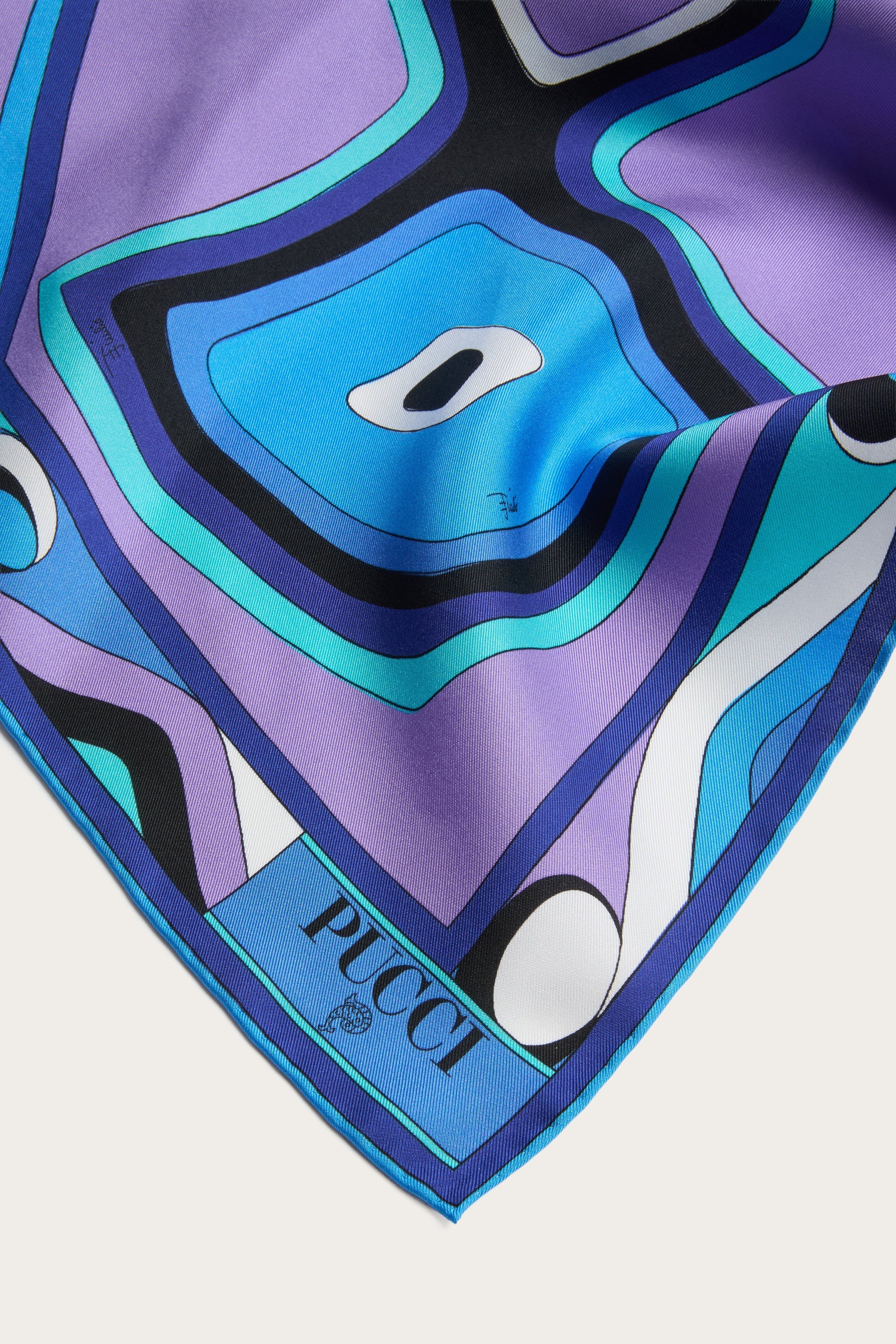 Bongo Print Silk Carre
 WOMAN Pucci