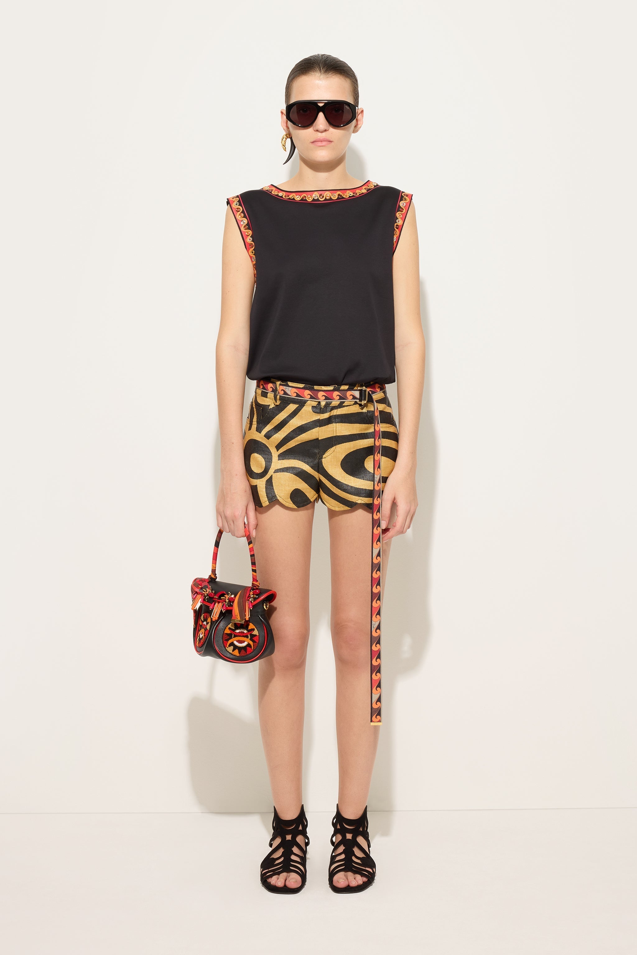 Scallop trim shorts
 WOMAN Pucci