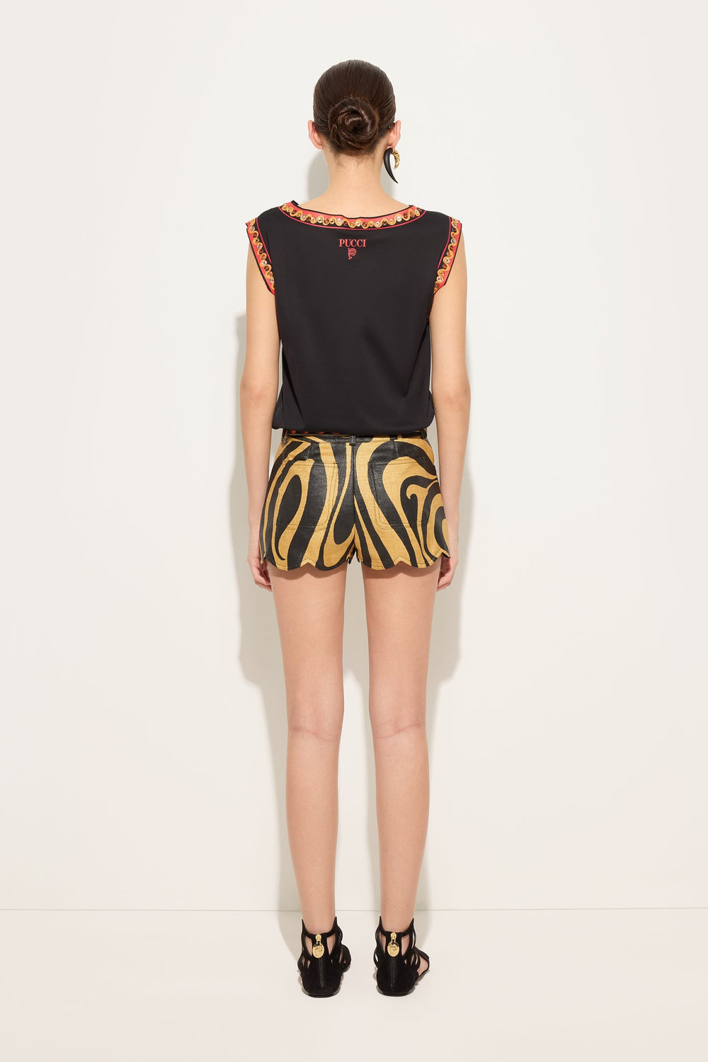 Scallop trim shorts
 WOMAN Pucci