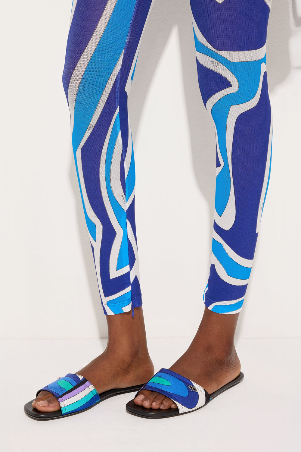 Yummy Sandals
 WOMAN Pucci