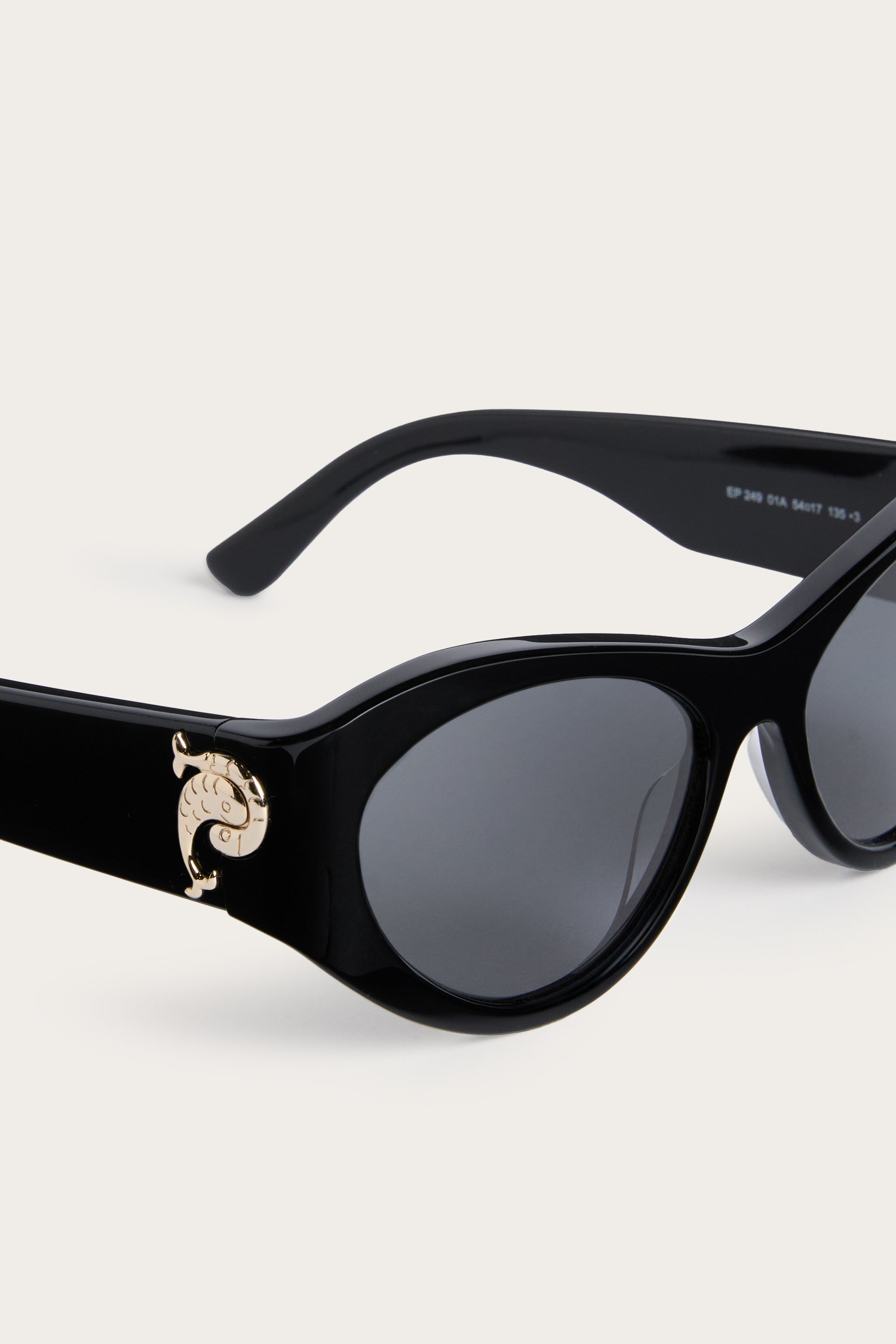 Pucci Cat-Eye Sunglasses
 WOMAN Pucci
