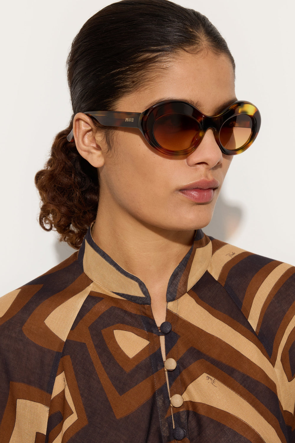 Oval Sunglasses
 WOMAN Pucci