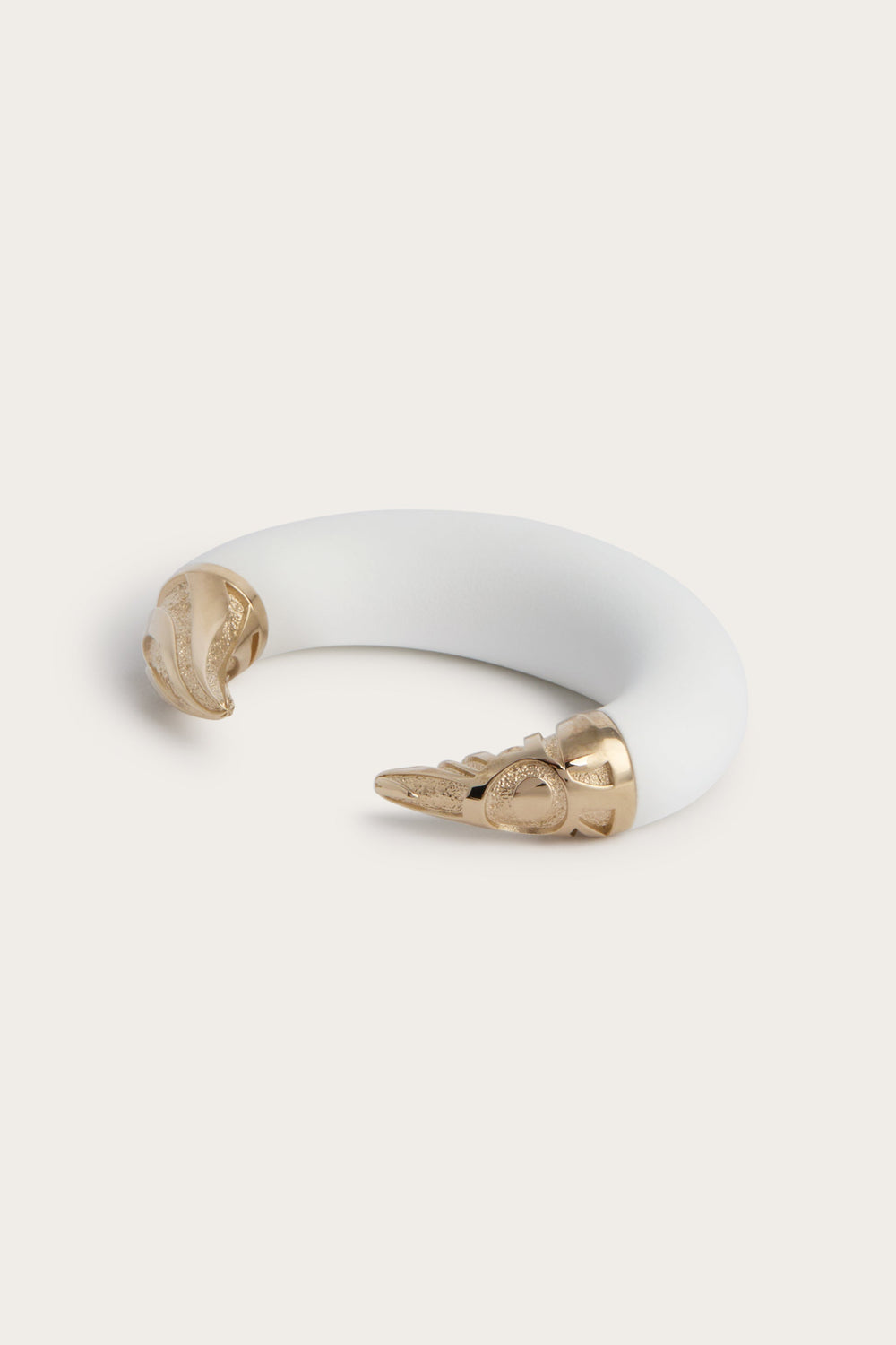 Horn-Shaped Bangle
 WOMAN Pucci