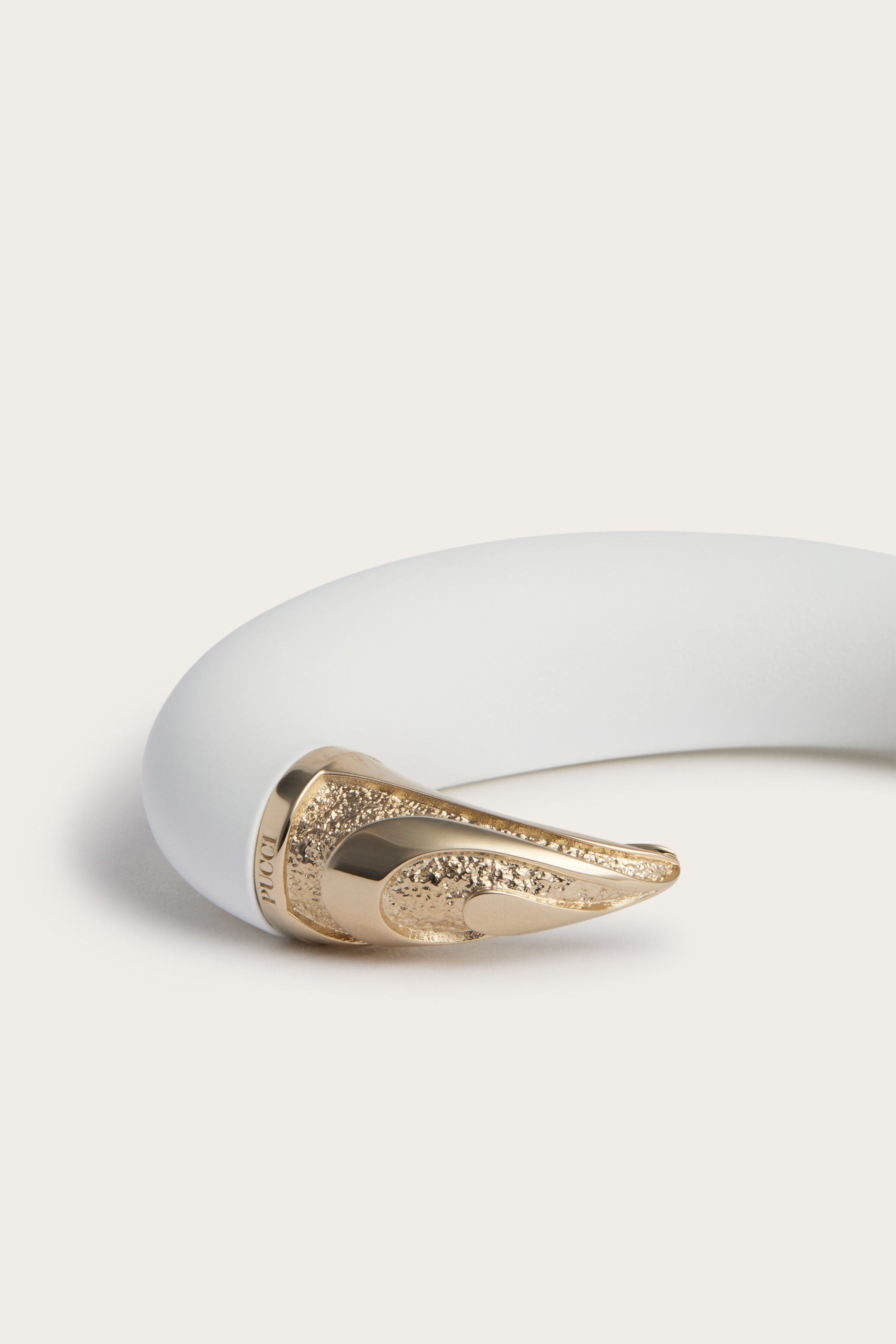 Horn-Shaped Bangle
 WOMAN Pucci