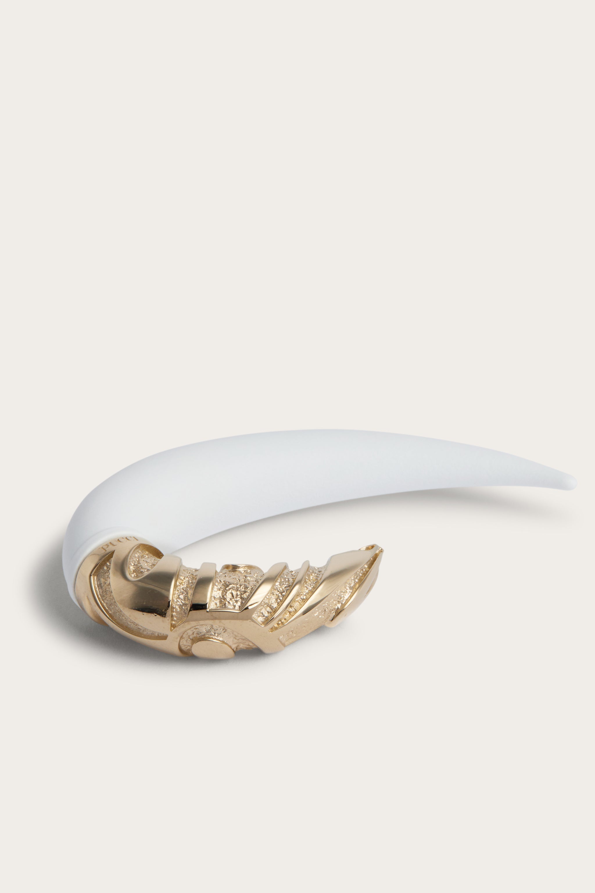 Horn-Shaped Earring
 WOMAN Pucci