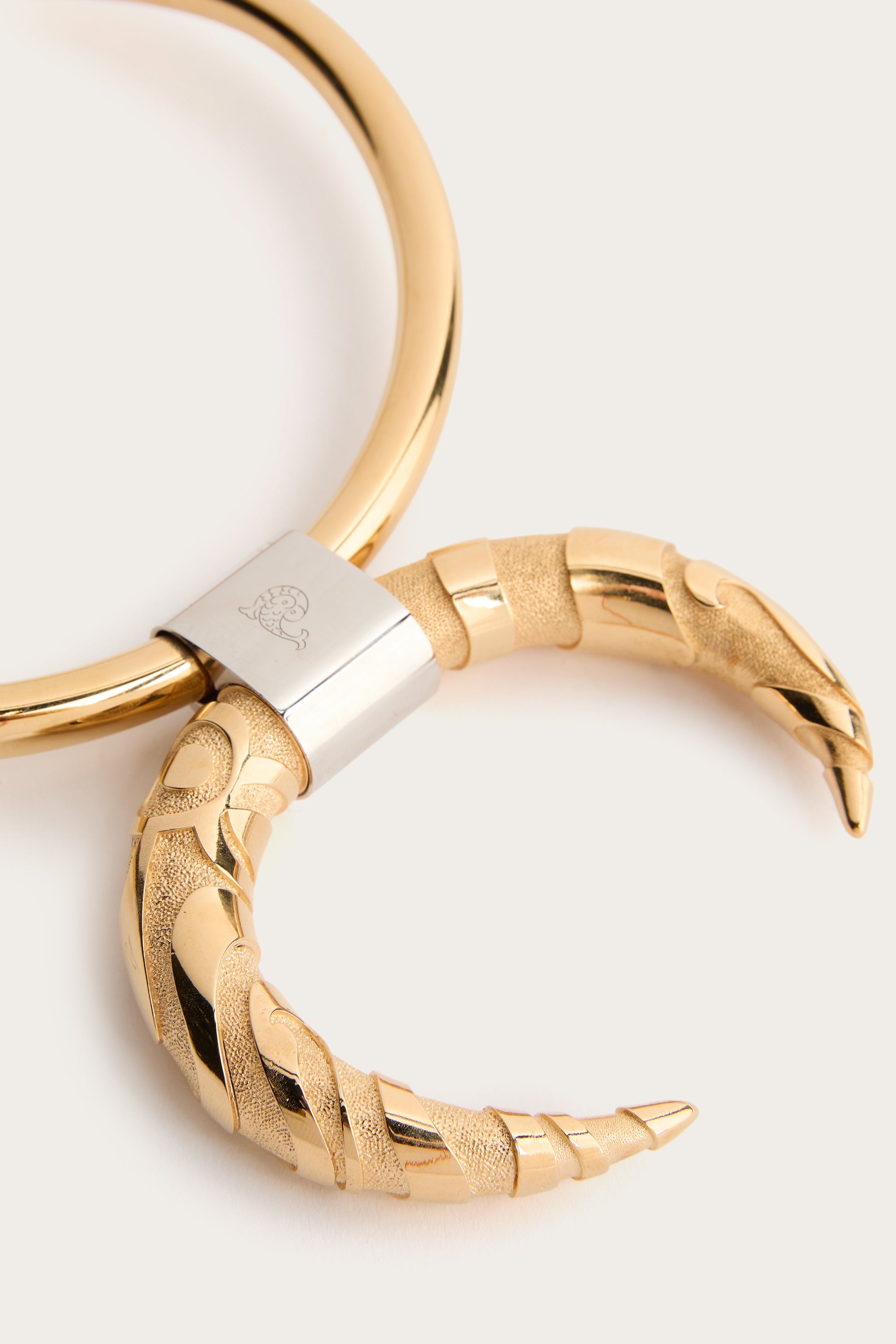 Horn Necklace with Marmo Texture
 WOMAN Pucci