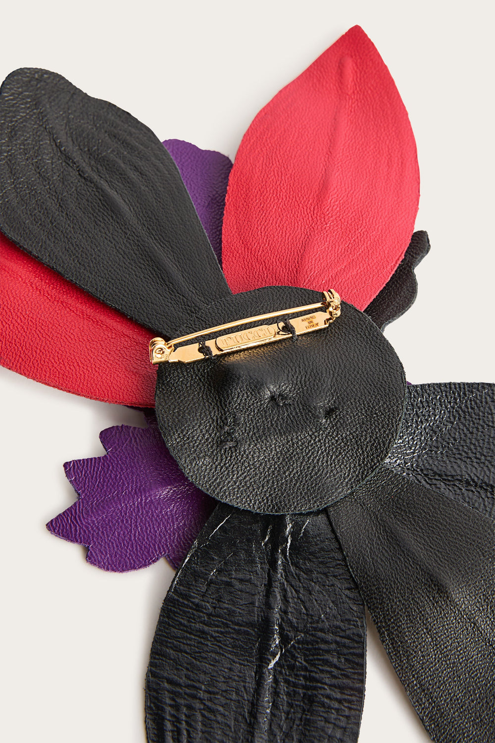 Leather Flower Brooch
 WOMAN Pucci