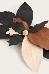 Leather Flower Brooch
 WOMAN Pucci