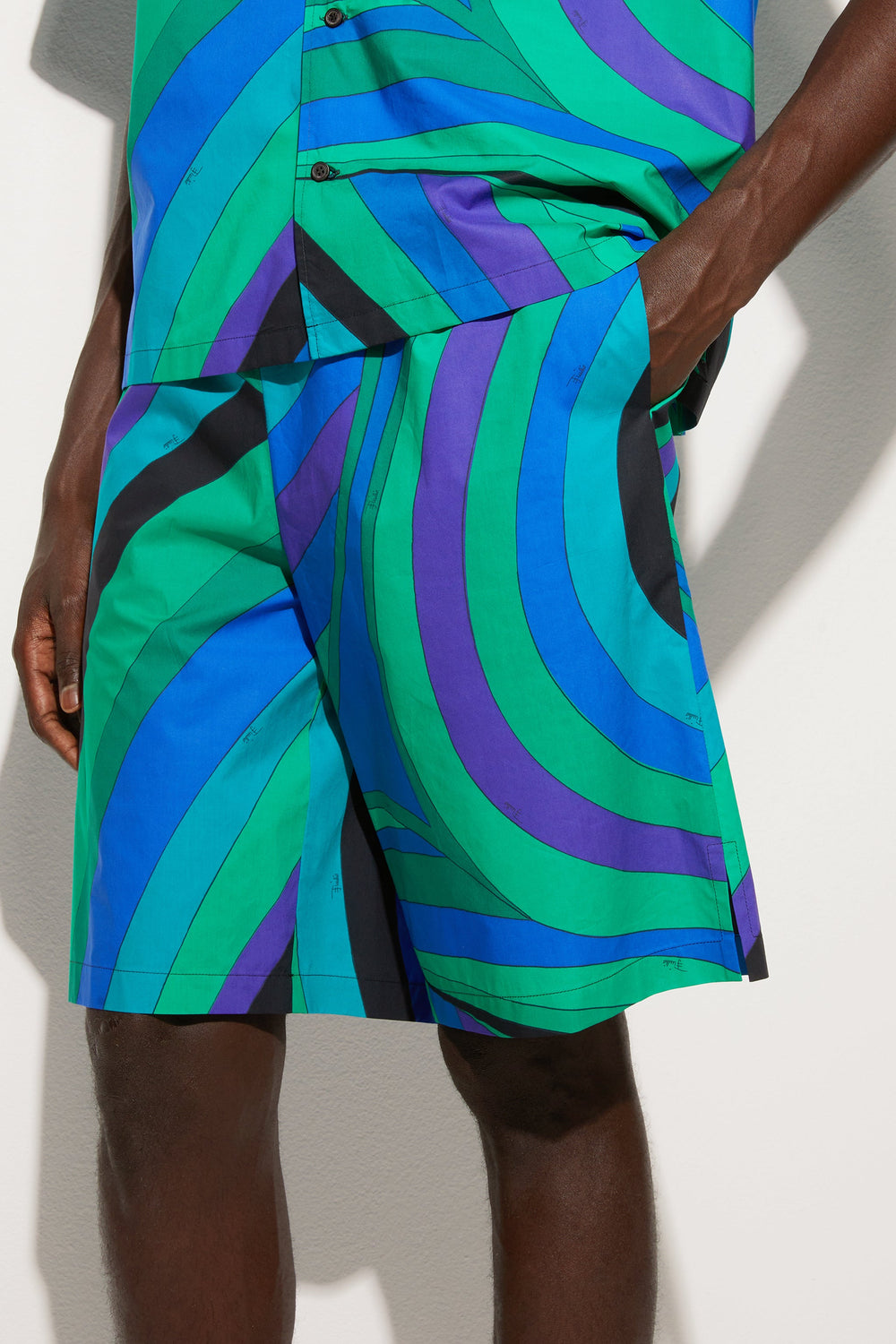 Iride Print Shorts
  Pucci