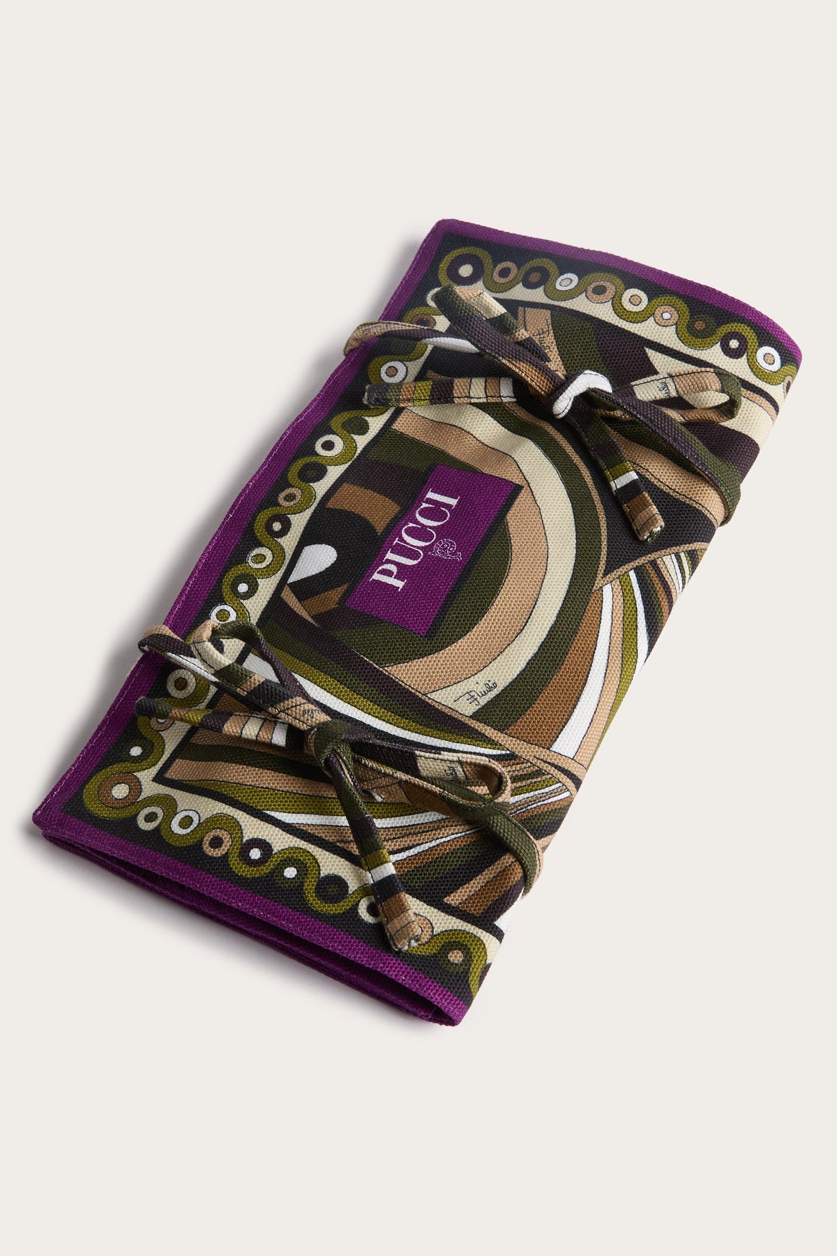 Portable Backgammon Playing Set
  Pucci