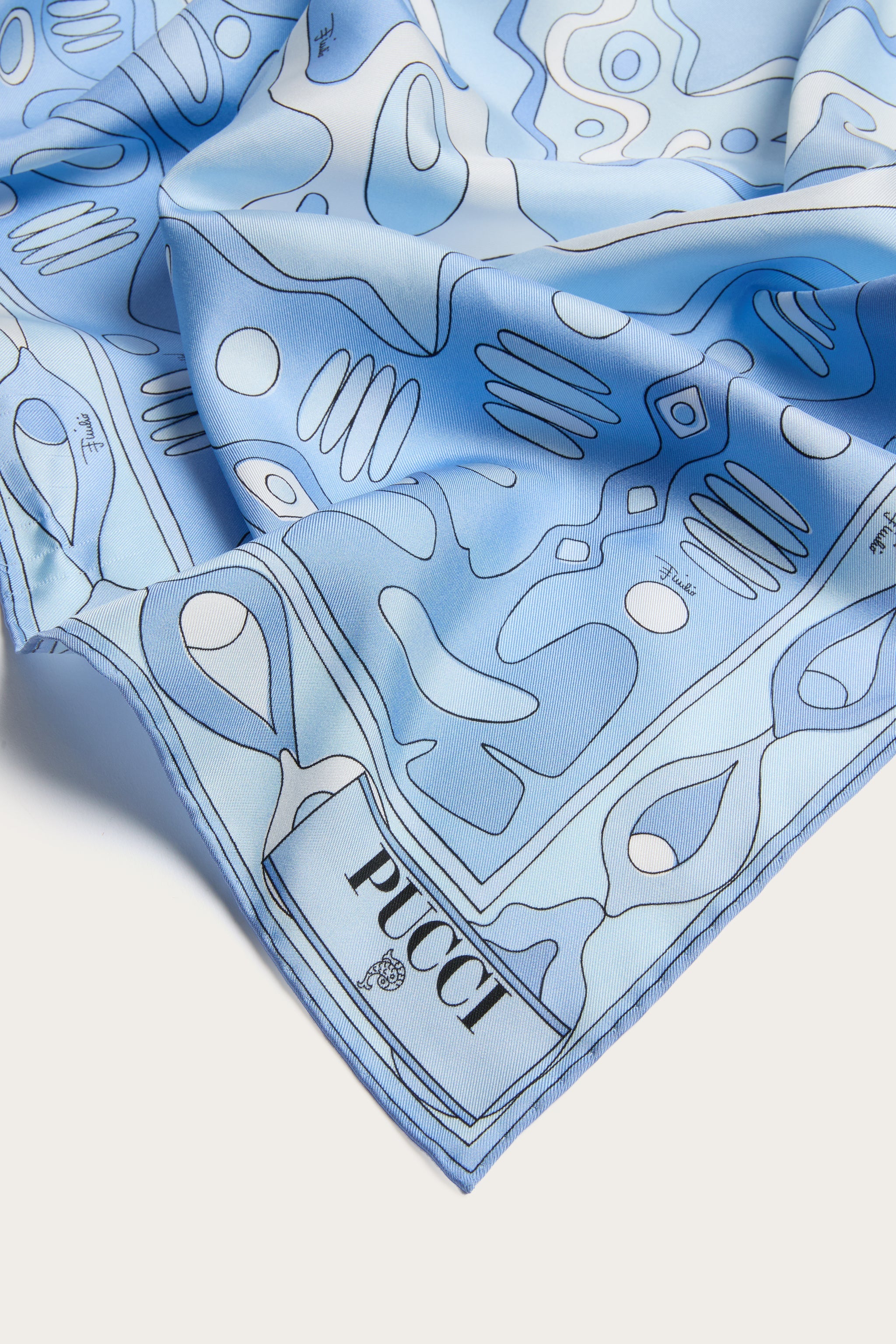 Angoli Print Silk Carre
 WOMAN Pucci